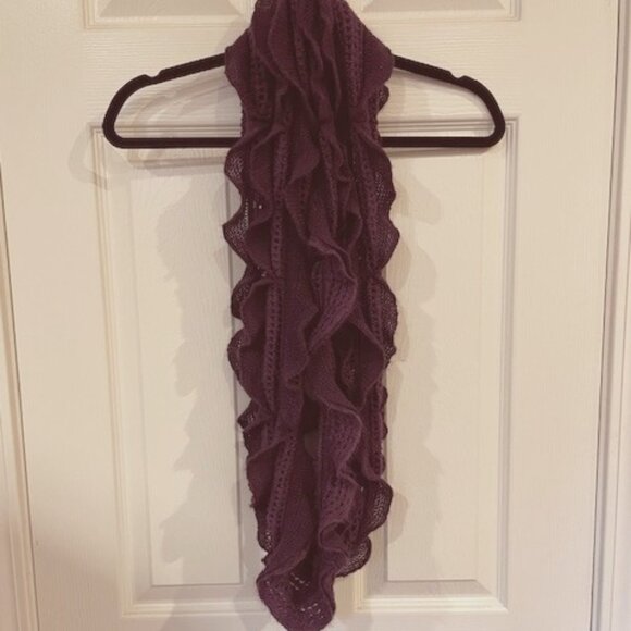 Infinity scarf - deep purple; very good condition - Picture 1 of 3